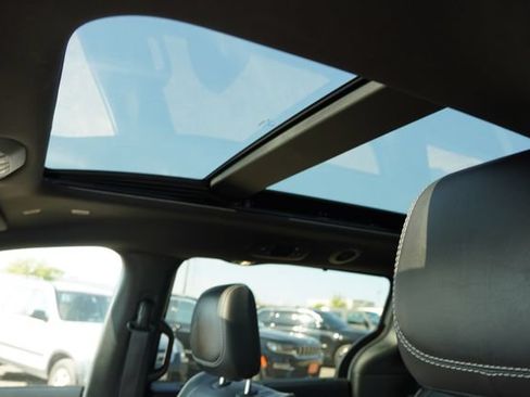 Used 2026 Chrysler Pacifica Limited w/ S Appearance Package FWD image 5