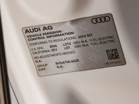 Used 2024 Audi Q8 e-tron Premium Plus w/ Premium Plus Package image 26