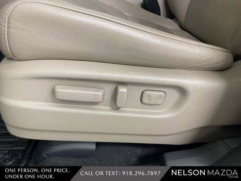 Used 2017 Honda Pilot Touring image 18