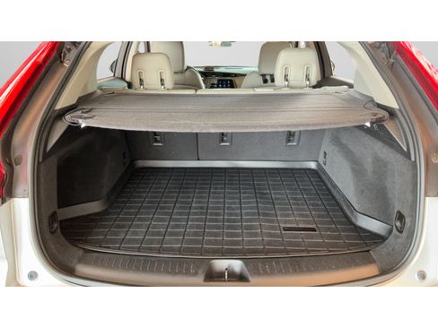 Used 2021 Cadillac XT4 Luxury w/ Cold Weather Package FWD image 31