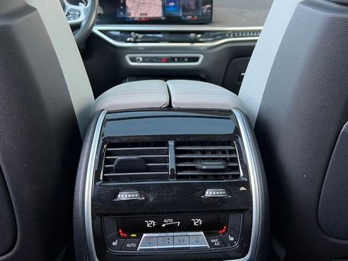 Used 2023 BMW X7 xDrive40i w/ M Sport Package image 31