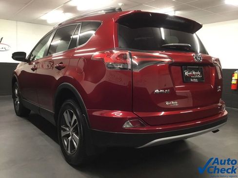 Used 2018 Toyota RAV4 XLE image 8