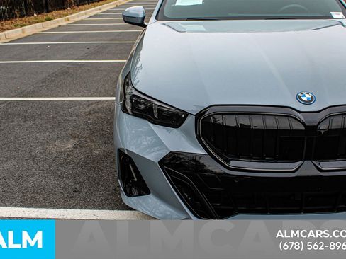 Used 2025 BMW i5 eDrive40i w/ M Sport Package RWD image 11