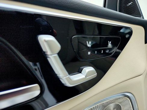 Used 2025 Mercedes-Benz C 300 Sedan image 13