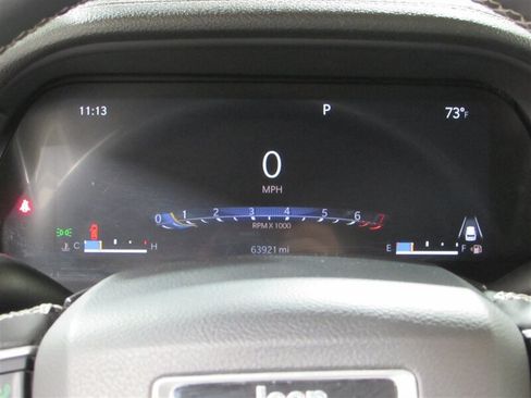 Used 2023 Jeep Grand Cherokee Limited AWD/4WD image 27
