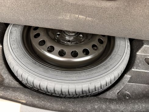 Certified 2023 Buick Envision Essence w/ Sport Touring Package image 34