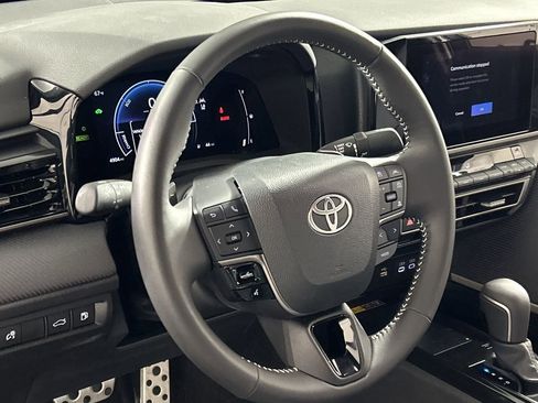 Used 2026 Toyota Camry SE image 13