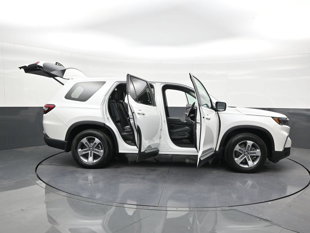 Used 2025 Honda Pilot EX-L image 29