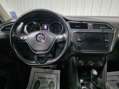 Used 2018 Volkswagen Tiguan SEL w/ 3rd Row Seat Package AWD/4WD image 8