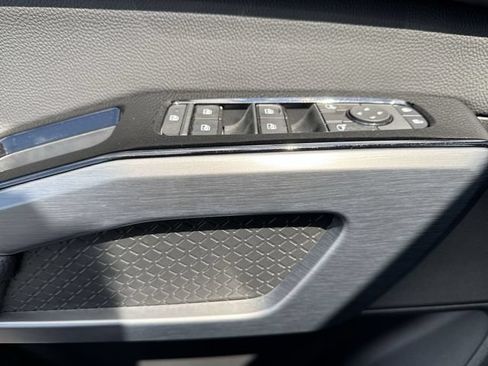 Used 2025 Nissan Pathfinder SL w/ Cargo Package FWD image 11