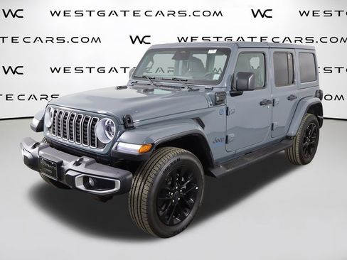 Used 2025 Jeep Wrangler Unlimited Sahara image 1