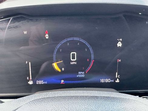 Certified 2024 Chevrolet Trax RS w/ Driver Confidence Package image 20