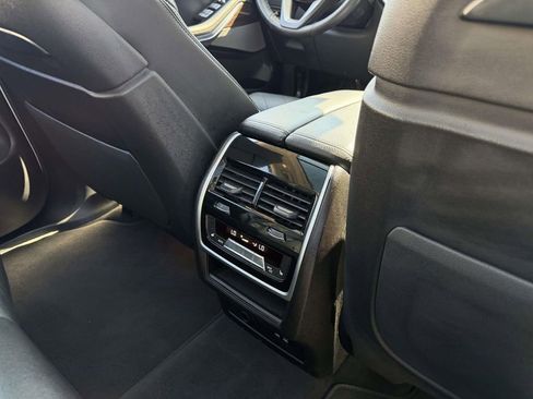 Used 2026 BMW X7 xDrive40i image 16