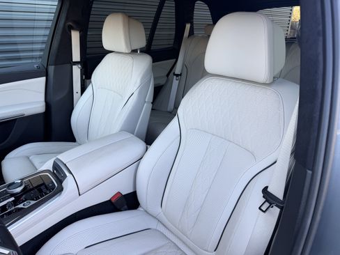 Used 2024 BMW X5 M60i image 5