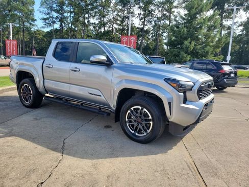 Used 2024 Toyota Tacoma TRD Sport RWD image 9