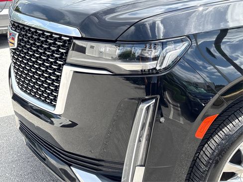 Used 2023 Cadillac Escalade ESV Premium Luxury w/ LPO, Illumination Package AWD/4WD image 14