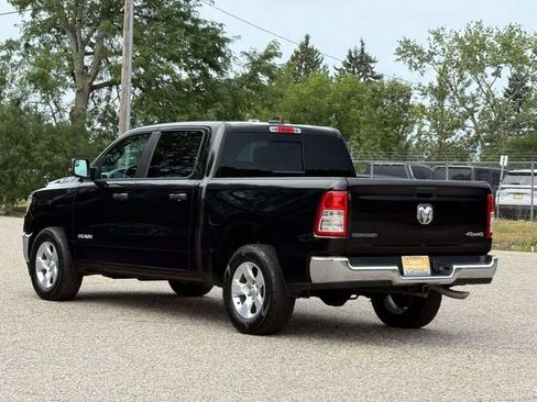 Used 2023 RAM 1500 Big Horn AWD/4WD image 3