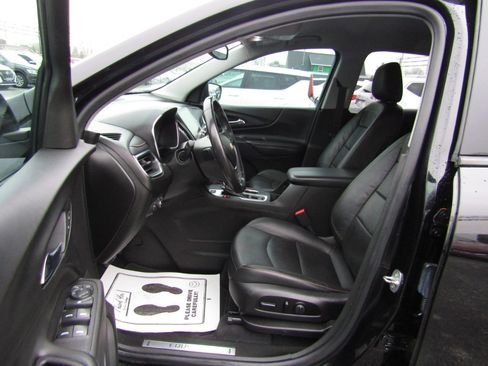 Used 2020 Chevrolet Equinox Premier w/ Premier Redline Edition image 17