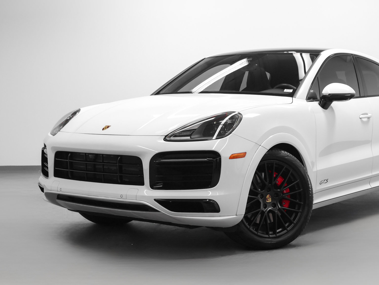 Certified 2022 Porsche Cayenne GTS w/ Premium Package Plus AWD/4WD image 7