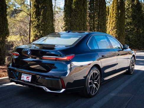 Used 2023 BMW i7 xDrive60 w/ Executive Package 2 image 15