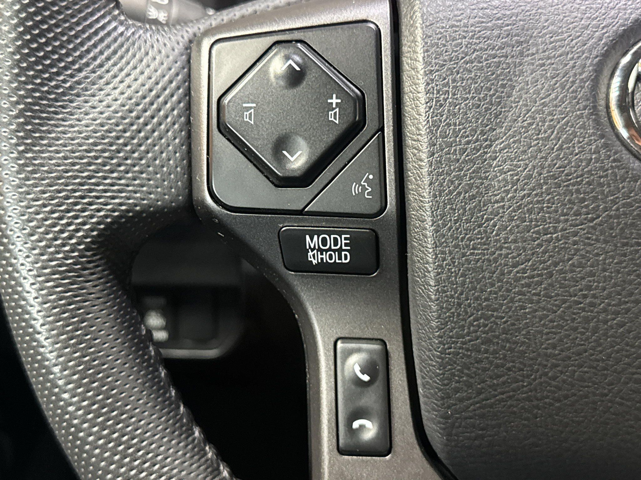 Used 2023 Toyota Tacoma TRD Off-Road w/ Technology Package AWD/4WD image 20