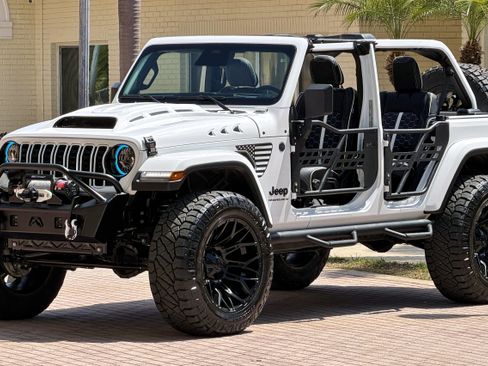 Used 2026 Jeep Wrangler Unlimited Sahara AWD/4WD image 13