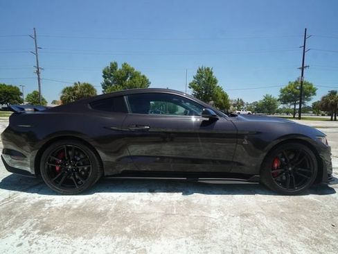 Used 2022 Ford Mustang Shelby GT500 w/ Technology Package RWD image 3