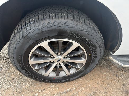 Used 2018 Ford Expedition XLT w/ Equipment Group 202A RWD image 20