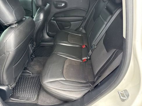 Used 2018 Jeep Compass Latitude w/ Popular Equipment Group AWD/4WD image 11