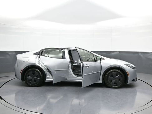 Certified 2024 Toyota Prius Prime SE image 40