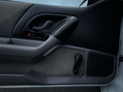 Used 1994 Chevrolet Camaro Z28 image 12