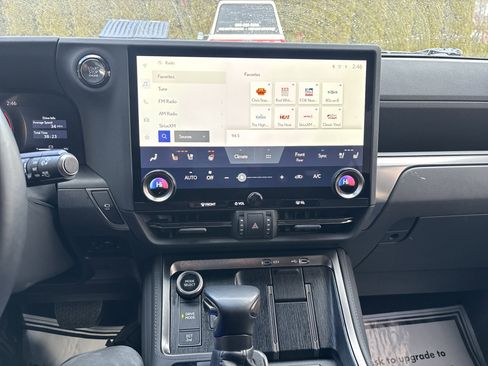 Used 2024 Lexus GX 550 w/ Accessory Package (2T) image 26