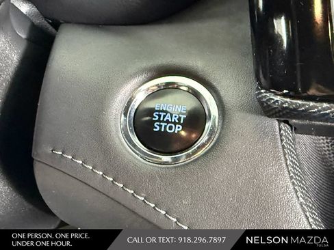 Used 2022 Toyota Highlander XSE FWD image 29