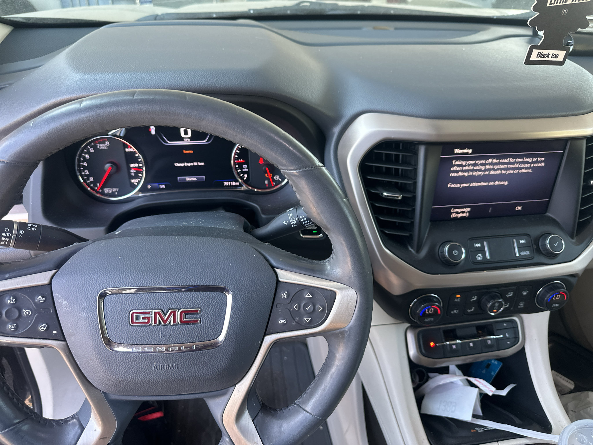 Used 2020 GMC Acadia Denali w/ Technology Package FWD image 11