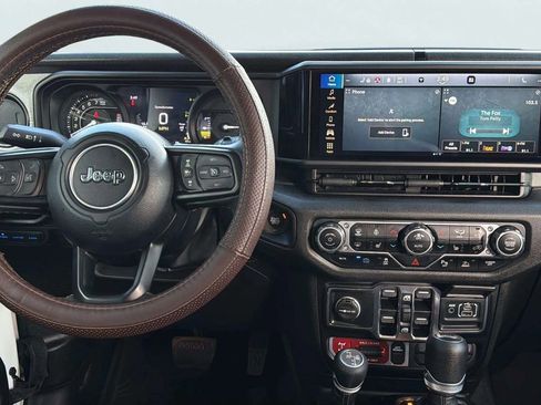 Used 2024 Jeep Wrangler Unlimited AWD/4WD image 11