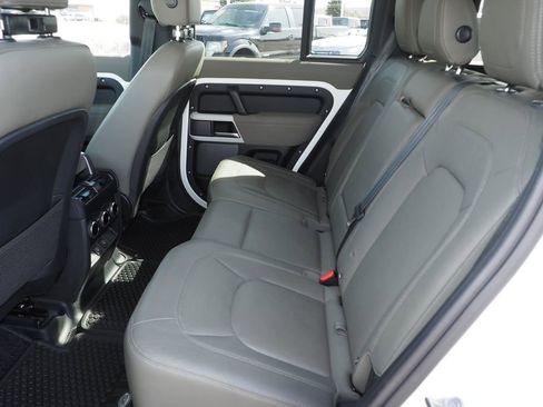 Used 2023 Land Rover Defender 110 SE image 16