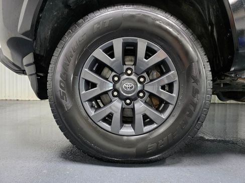 Used 2023 Toyota Tacoma SR5 AWD/4WD image 5