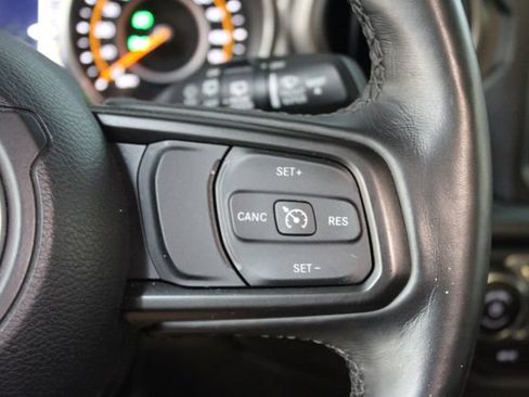 Used 2022 Jeep Wrangler Unlimited Sport w/ Xtreme Recon 35" Tire Package AWD/4WD image 17