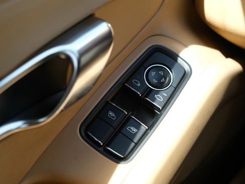 Used 2014 Porsche Boxster S image 34