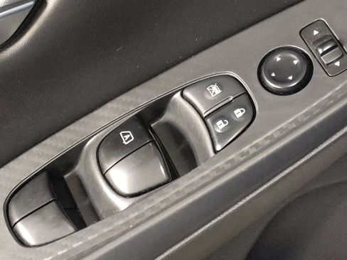 Used 2022 Nissan Sentra SV FWD image 27