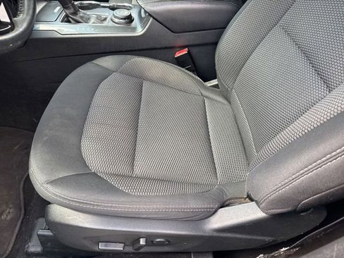 Used 2019 Ford Explorer XLT w/ Equipment Group 201A AWD/4WD image 3