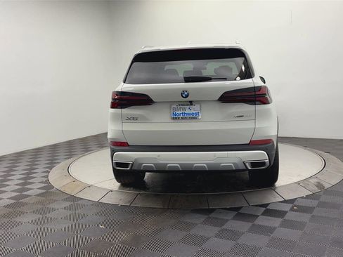 New 2026 BMW X5 xDrive40i w/ Climate Comfort Package image 2