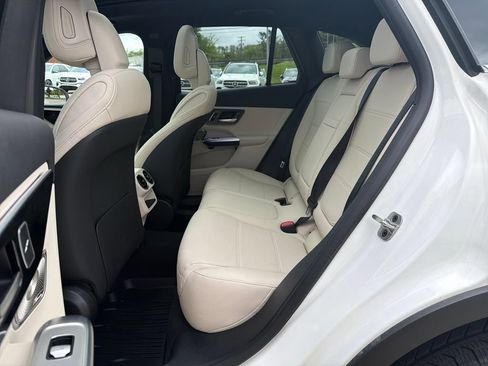 Used 2026 Mercedes-Benz GLC 300 4MATIC image 30