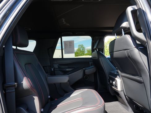Used 2024 Ford Expedition Max Limited AWD/4WD image 31