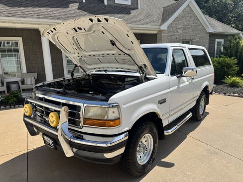 Used 1993 Ford Bronco XLT AWD/4WD image 26