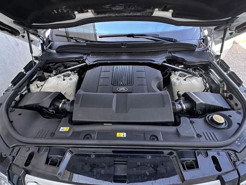 Used 2017 Land Rover Range Rover Sport HSE image 29