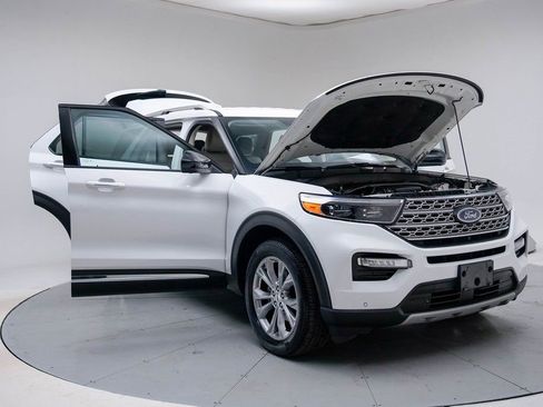 Used 2023 Ford Explorer Limited image 15