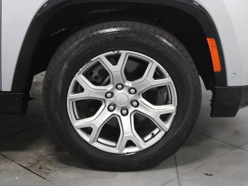 Used 2022 Jeep Wagoneer Series II image 12