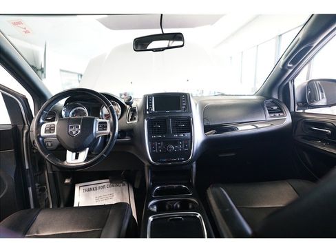 Used 2018 Dodge Grand Caravan GT FWD image 14