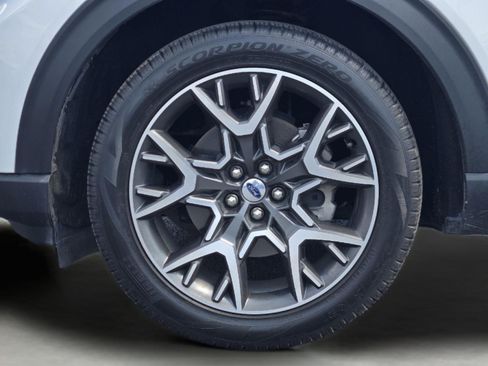 Used 2025 Ford Explorer Platinum w/ Ultimate Package RWD image 11